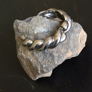 Sliver spring opening cuff bracelet